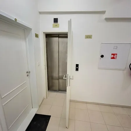 Cozy For 2 In Old Town Center Apartment *